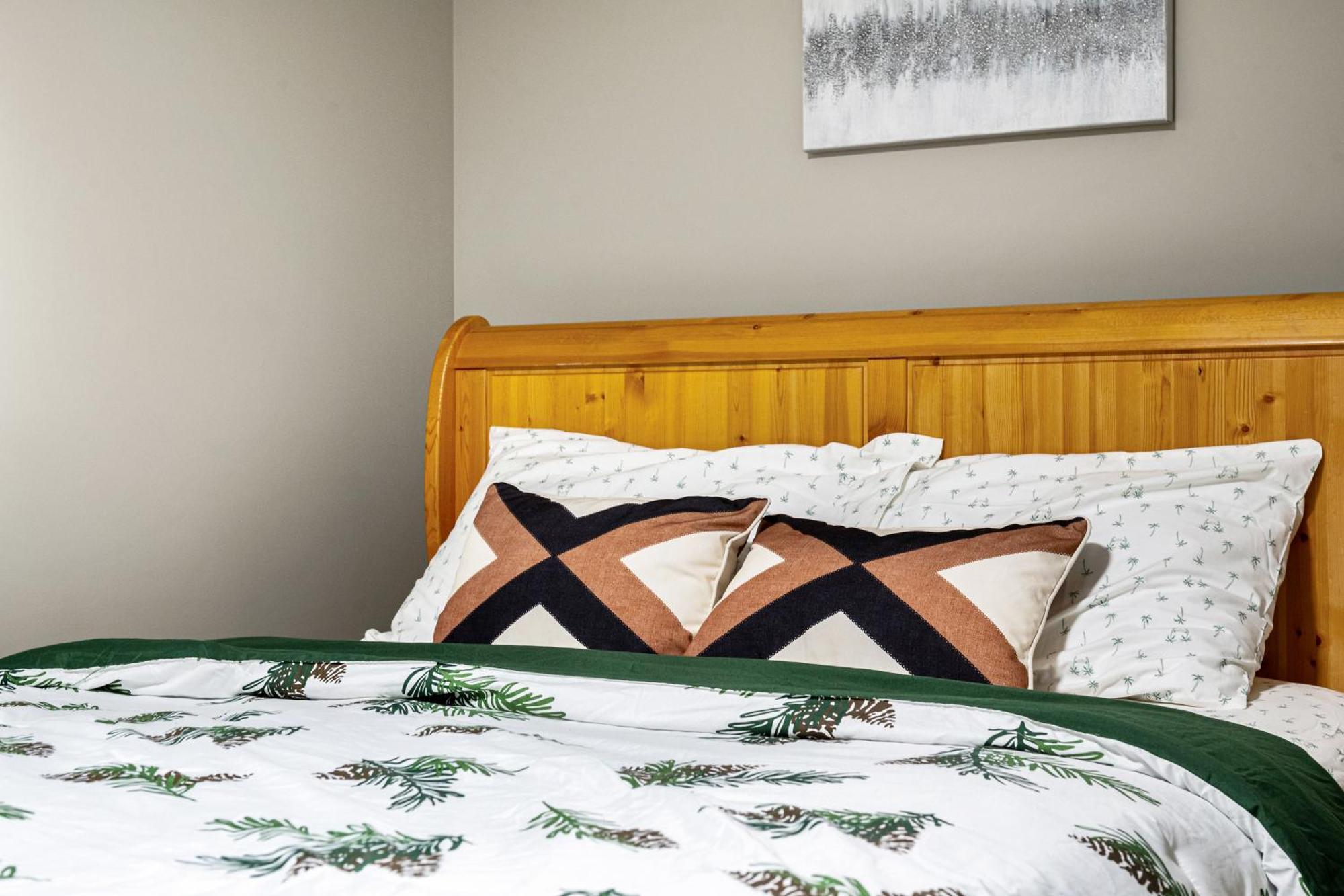 Modern 2 Bedroom Basement Suite With Laundry YYC Exteriér fotografie